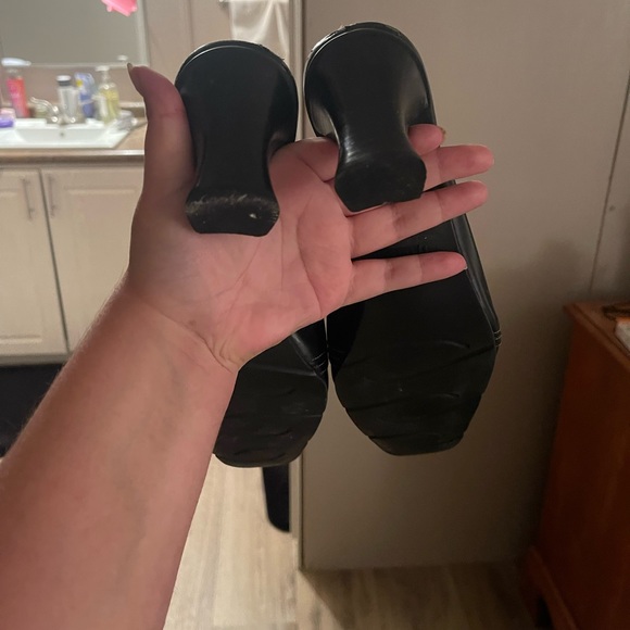 Anne Klein sturdy, narrow square toe 3in heels - Picture 2 of 3